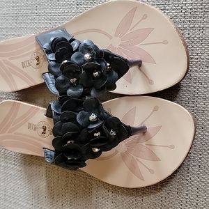 Duck Head Black Flip Flops - Size 6